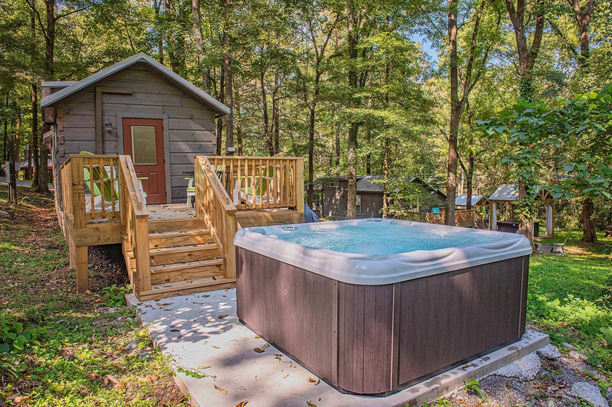 Tiny Cabin Village Private Hot Tub Lynda Cabin Chattanooga Exterior photo